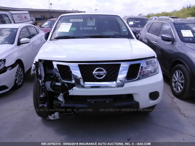 1N6AD0ER1KN733497 - 2019 NISSAN FRONTIER S/SV/SL/DESERT RUNNER WHITE photo 6