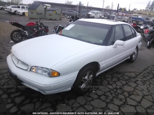 1G2HX52K5WH212160 - 1998 PONTIAC BONNEVILLE SE WHITE photo 2