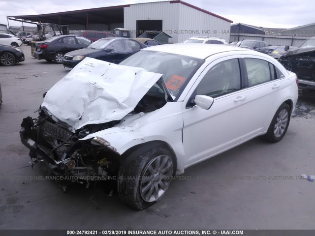 1C3BC1FB2BN576858 - 2011 CHRYSLER 200 TOURING WHITE photo 2