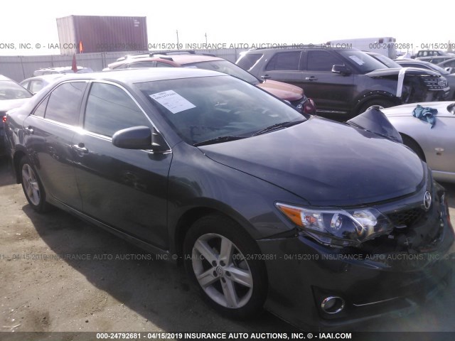 4T1BF1FK5EU838137 - 2014 TOYOTA CAMRY L/SE/LE/XLE 灰色 照片 1