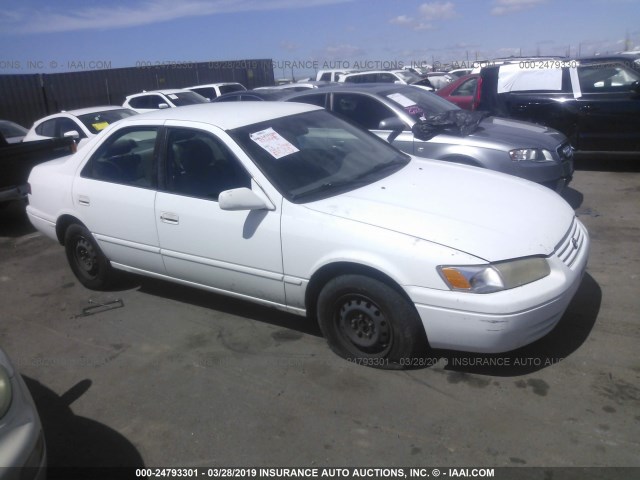 4T1BG22K3XU869012 - 1999 TOYOTA CAMRY CE/LE/XLE WHITE photo 1