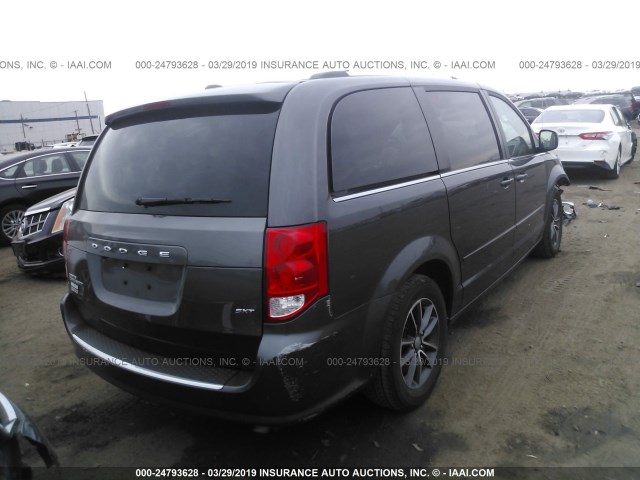 2C4RDGCG1HR845793 - 2017 DODGE GRAND CARAVAN SXT GRAY photo 4