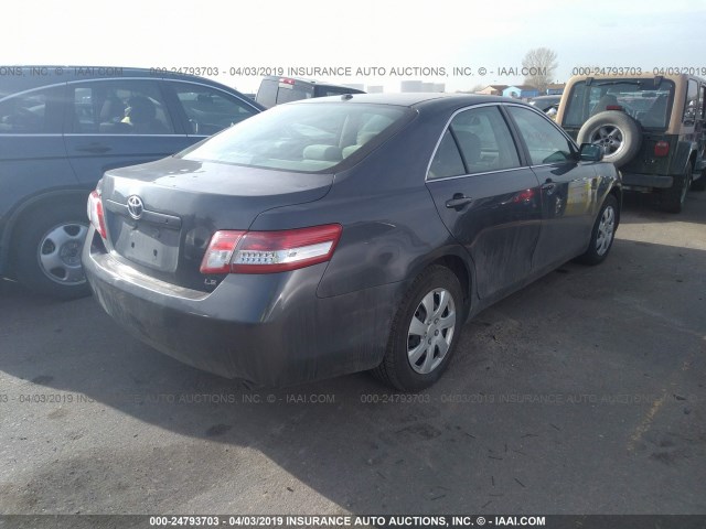4T1BF3EK0BU157781 - 2011 TOYOTA CAMRY SE/LE/XLE GRAY photo 4