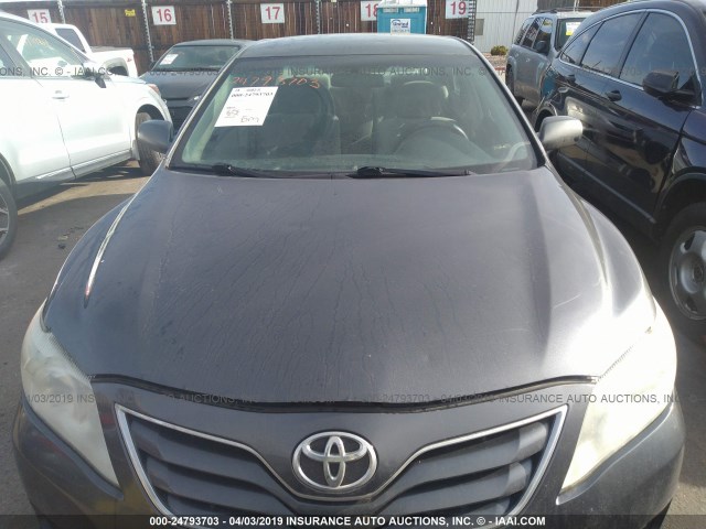 4T1BF3EK0BU157781 - 2011 TOYOTA CAMRY SE/LE/XLE GRAY photo 6