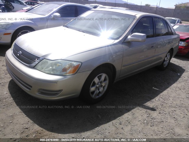 4T1BF28B42U254696 - 2002 TOYOTA AVALON XL/XLS GOLD photo 2