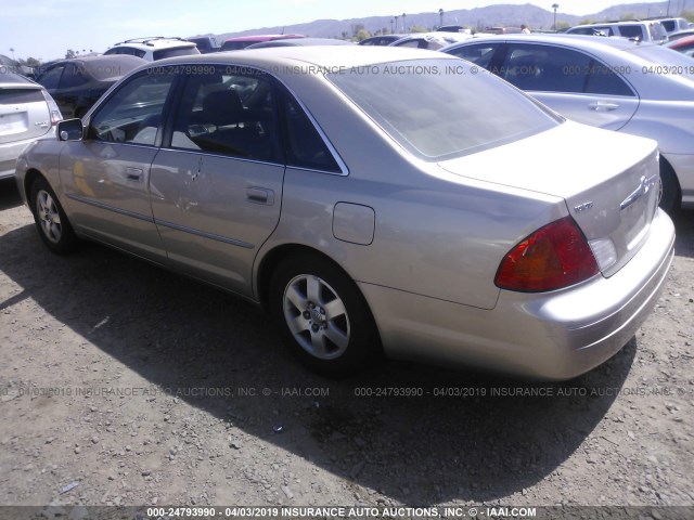 4T1BF28B42U254696 - 2002 TOYOTA AVALON XL/XLS GOLD photo 3