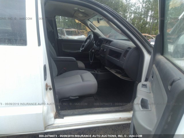 1D7HW32KX8S559238 - 2008 DODGE DAKOTA WHITE photo 5