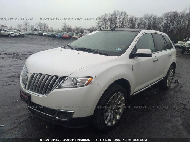 2LMDJ8JK3DBL09575 - 2013 LINCOLN MKX WHITE photo 2