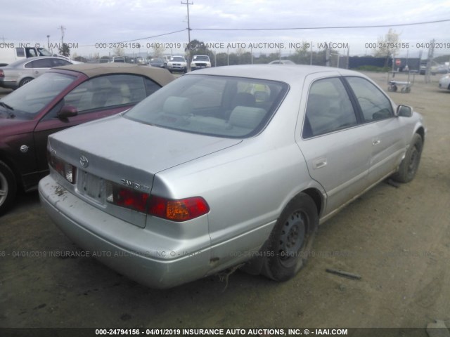 4T1BG22KX1U843644 - 2001 TOYOTA CAMRY CE/LE/XLE SILVER photo 4