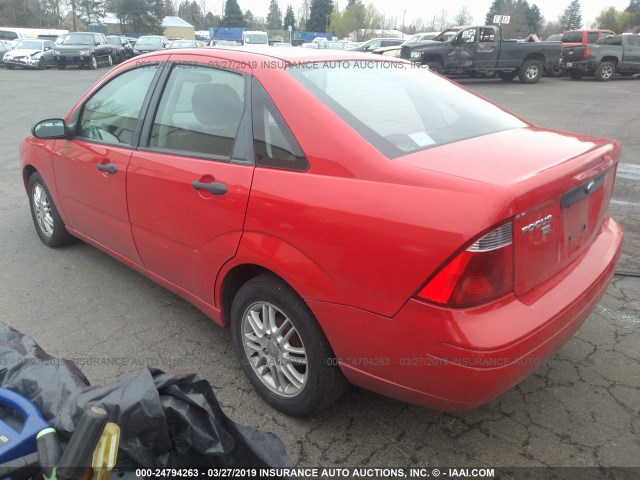 1FAHP34N57W184533 - 2007 FORD FOCUS ZX4/S/SE/SES RED photo 3