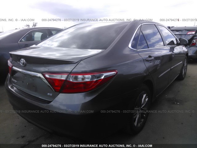 4T1BF1FKXGU219875 - 2016 TOYOTA CAMRY LE/XLE/SE/XSE 灰色 照片 4
