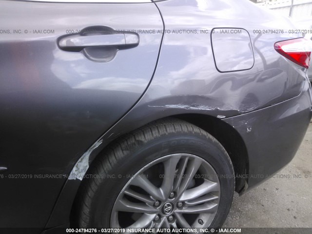 4T1BF1FKXGU219875 - 2016 TOYOTA CAMRY LE/XLE/SE/XSE 灰色 照片 6