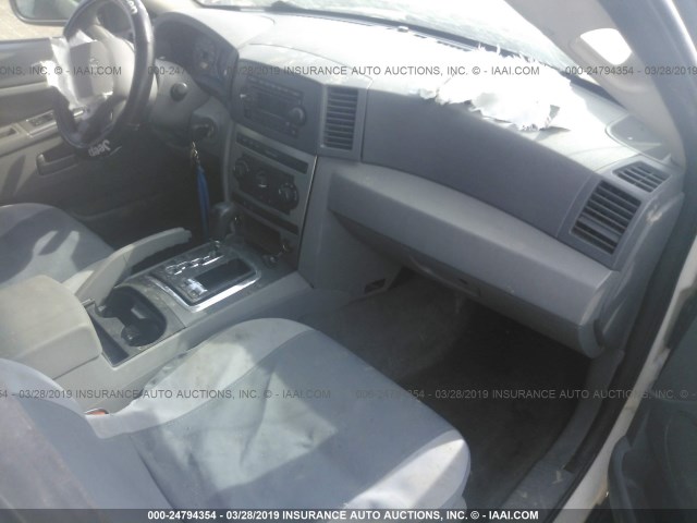 1J4HR48N86C118427 - 2006 JEEP GRAND CHEROKEE LAREDO/COLUMBIA/FREEDOM 白色 照片 5