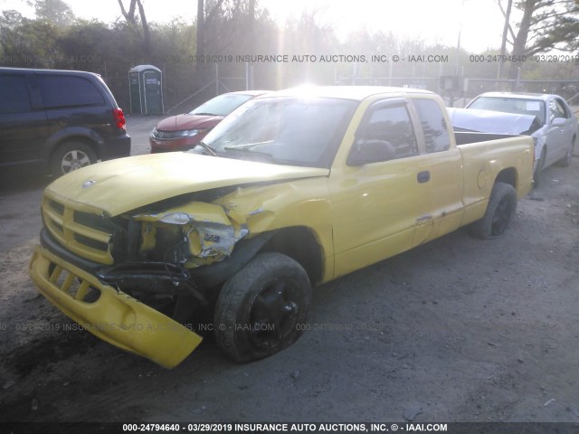 1B7GL22X3YS525971 - 2000 DODGE DAKOTA WHITE photo 2