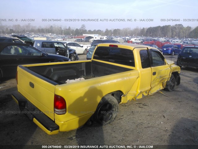 1B7GL22X3YS525971 - 2000 DODGE DAKOTA WHITE photo 4