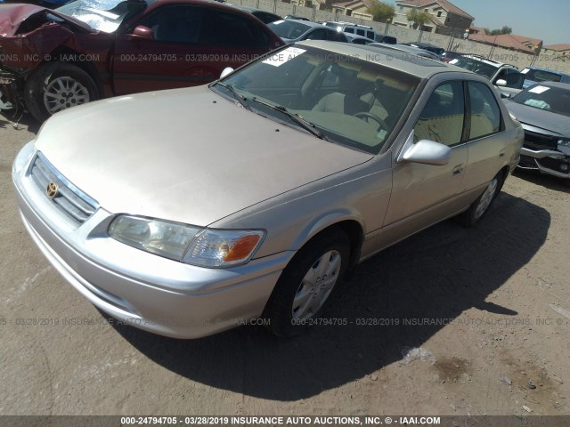 JT2BG22K4Y0465920 - 2000 TOYOTA CAMRY CE/LE/XLE CREAM photo 2