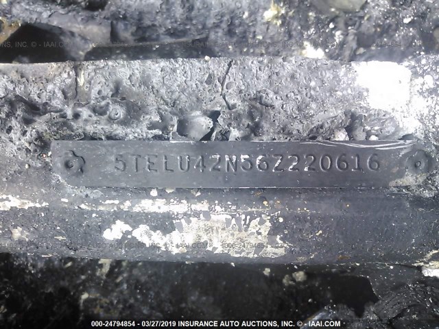 5TELU42N56Z220616 - 2006 TOYOTA TACOMA DOUBLE CAB 银色 照片 9