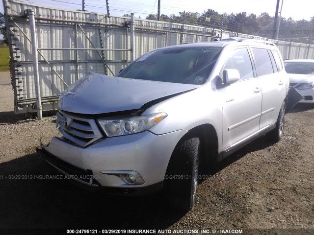 5TDYK3EHXBS039255 - 2011 TOYOTA HIGHLANDER LIMITED SILVER photo 2