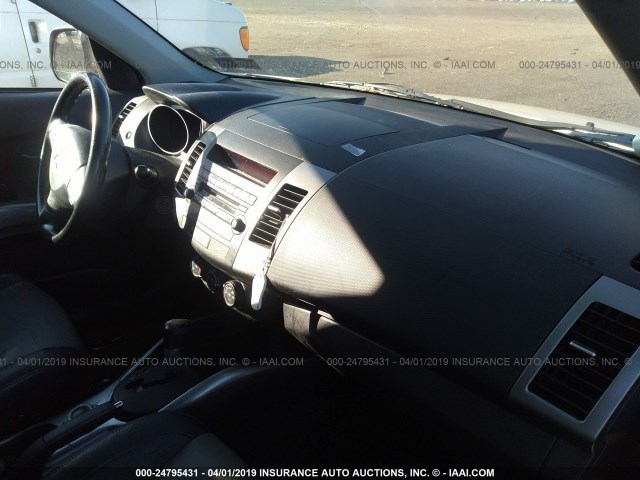 JA4MT31X07Z010730 - 2007 MITSUBISHI OUTLANDER LS WHITE photo 5