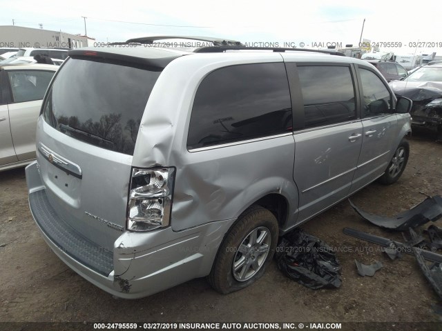 2A4RR5D15AR337617 - 2010 CHRYSLER TOWN & COUNTRY TOURING SILVER photo 4
