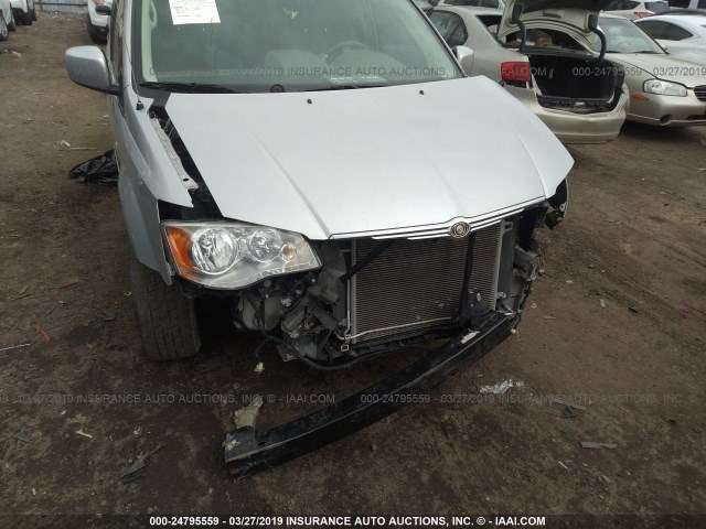 2A4RR5D15AR337617 - 2010 CHRYSLER TOWN & COUNTRY TOURING SILVER photo 6