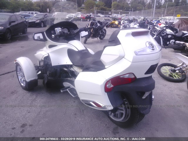 2BXJBDC19CV001806 - 2012 CAN-AM SPYDER ROADSTER RT-LTD WHITE photo 3