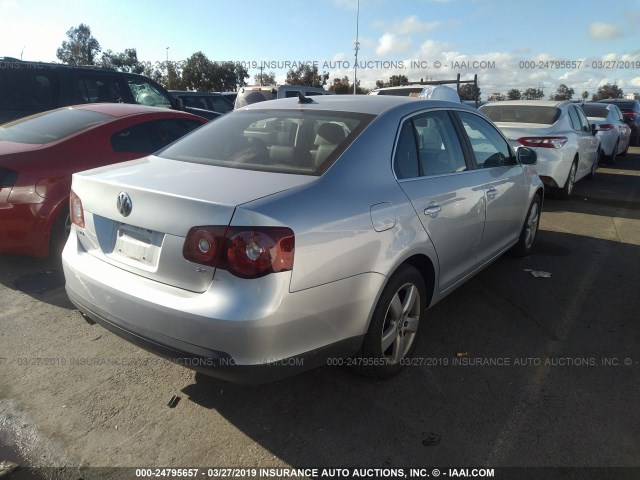 3VWRZ71K08M162738 - 2008 VOLKSWAGEN JETTA SE/SEL SILVER photo 4