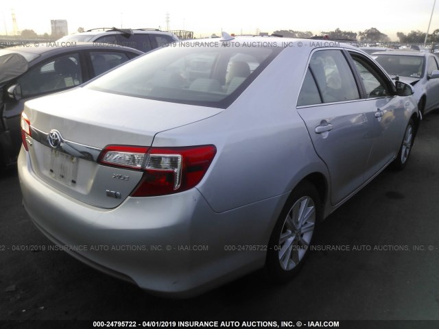 4T1BD1FK3DU085535 - 2013 TOYOTA CAMRY HYBRID/LE/XLE SILVER photo 4