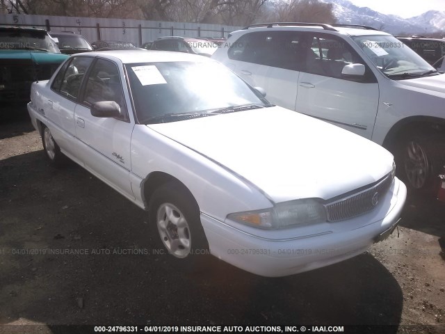 1G4NJ52M2WC413945 - 1998 BUICK SKYLARK CUSTOM WHITE photo 1