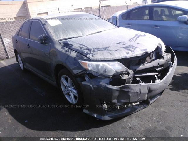 4T1BF1FKXEU867939 - 2014 TOYOTA CAMRY L/SE/LE/XLE Qara foto 1