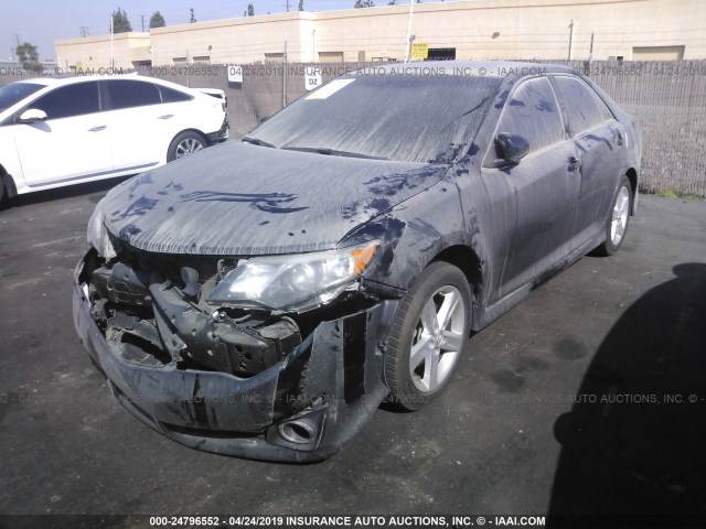 4T1BF1FKXEU867939 - 2014 TOYOTA CAMRY L/SE/LE/XLE Qara foto 2