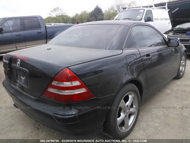 WDBKK65F01F228872 - 2001 MERCEDES-BENZ SLK 320 BLACK photo 4