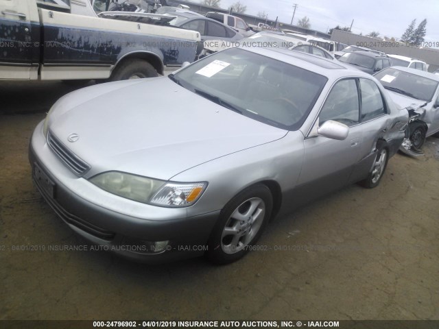 JT8BF28G915107250 - 2001 LEXUS ES 300 SILVER photo 2