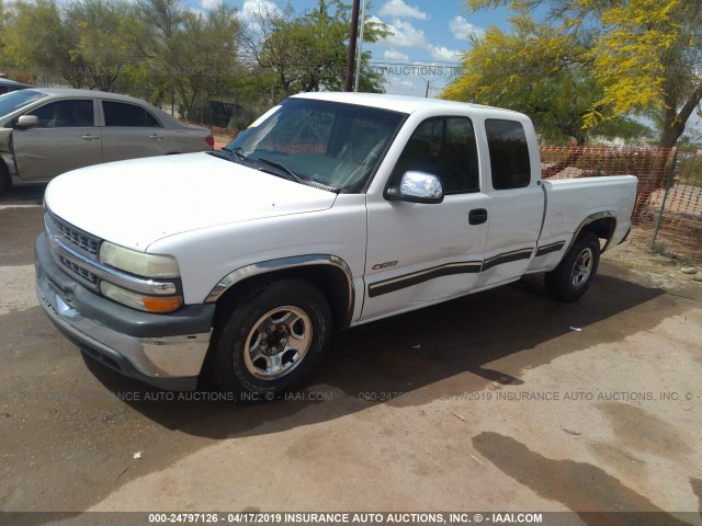 2GCEC19T4Y1174671 - 2000 CHEVROLET SILVERADO C1500 WHITE photo 2