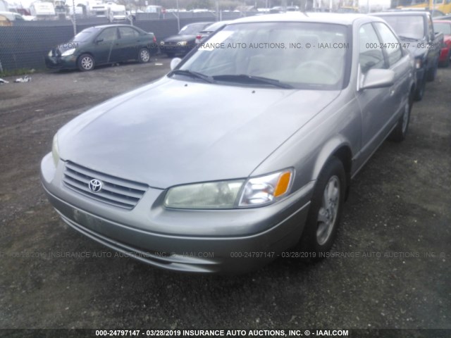 JT2BF28K0X0194010 - 1999 TOYOTA CAMRY LE/XLE SILVER photo 2