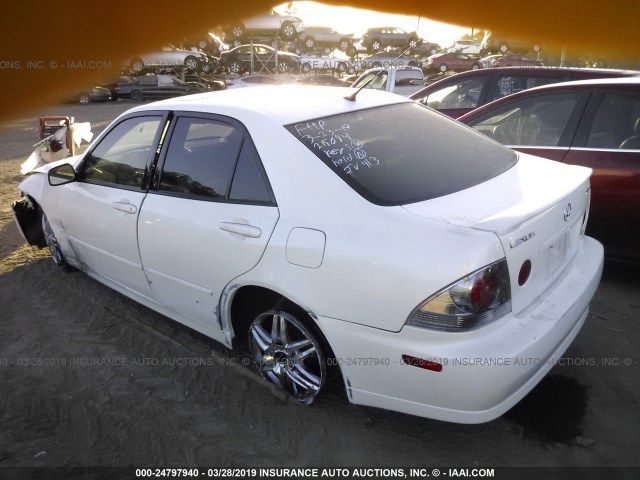 JTHBD192050095821 - 2005 LEXUS IS 300 WHITE photo 3