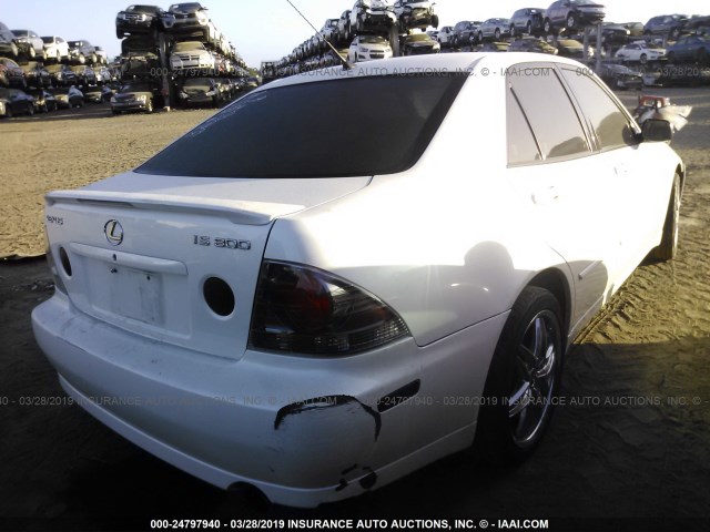 JTHBD192050095821 - 2005 LEXUS IS 300 WHITE photo 4