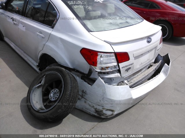 4S3BMBA68E3006534 - 2014 SUBARU LEGACY 2.5I WHITE photo 6