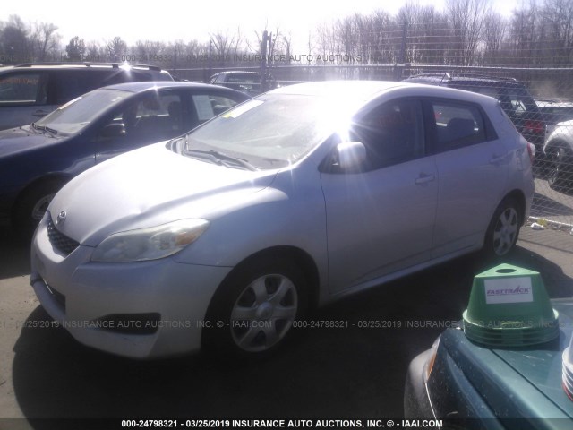 2T1KU40E09C152315 - 2009 TOYOTA COROLLA MATRIX  SILVER photo 2