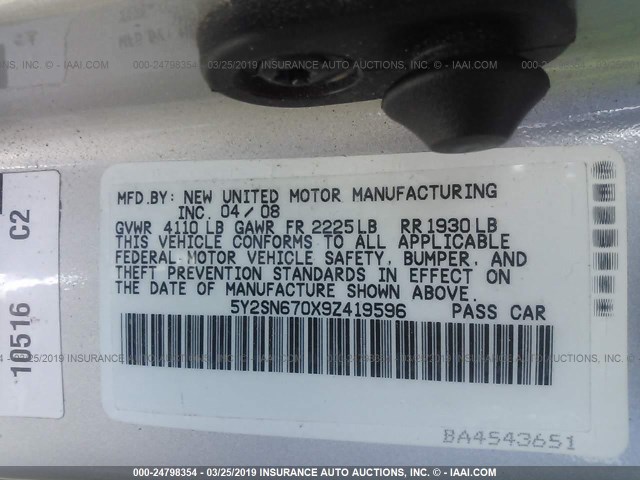 5Y2SN670X9Z419596 - 2009 PONTIAC VIBE GT SILVER photo 9