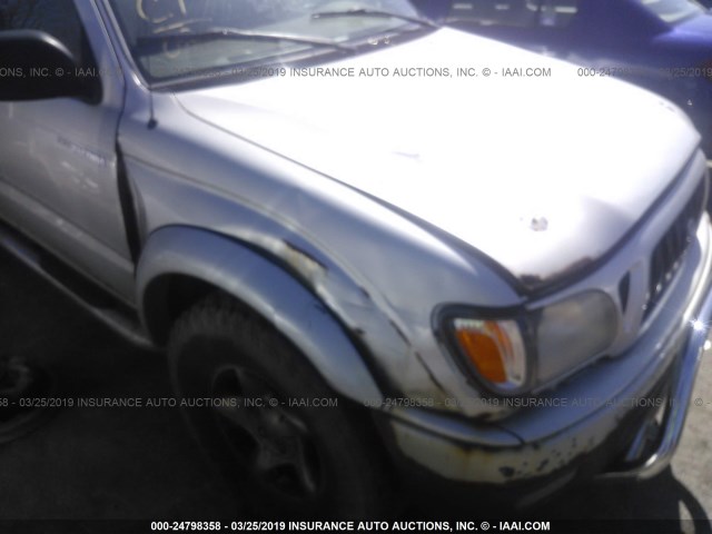 5TEWN72N32Z119662 - 2002 TOYOTA TACOMA XTRACAB SILVER photo 6