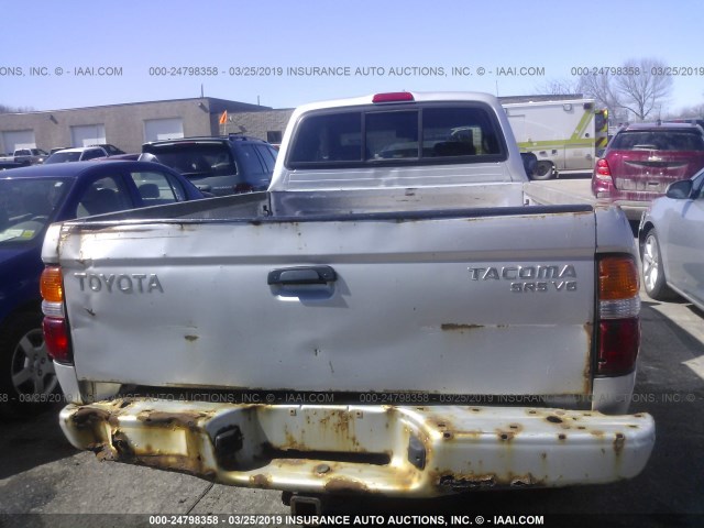 5TEWN72N32Z119662 - 2002 TOYOTA TACOMA XTRACAB SILVER photo 8