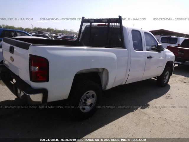 1GCHC29K78E165262 - 2008 CHEVROLET SILVERADO C2500 HEAVY DUTY WHITE photo 4