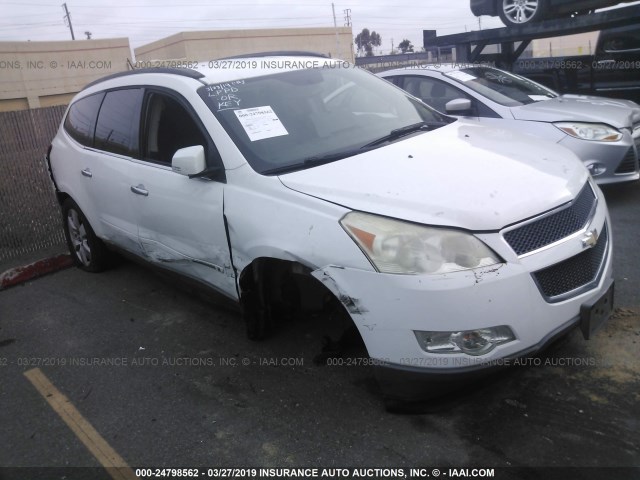 1GNEV23D39S122779 - 2009 CHEVROLET TRAVERSE LT WHITE photo 1