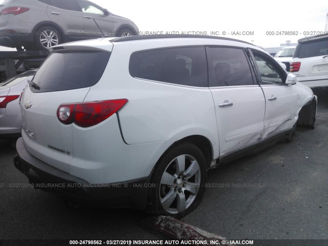 1GNEV23D39S122779 - 2009 CHEVROLET TRAVERSE LT WHITE photo 4