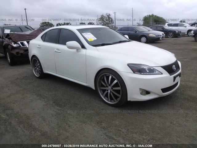 JTHBK262565018916 - 2006 LEXUS IS 250 WHITE photo 1