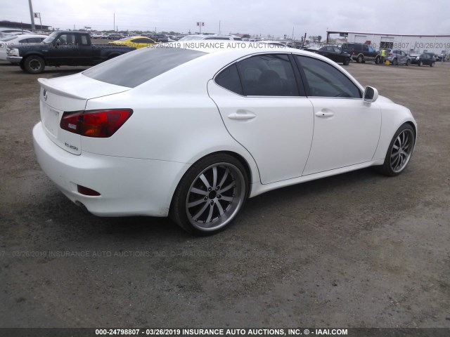 JTHBK262565018916 - 2006 LEXUS IS 250 WHITE photo 4