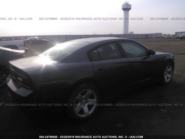 2C3CDXAT8EH248555 - 2014 DODGE CHARGER POLICE GRAY photo 4