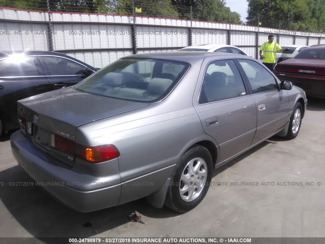 4T1BF22K61U119596 - 2001 TOYOTA CAMRY LE/XLE 银色 照片 4