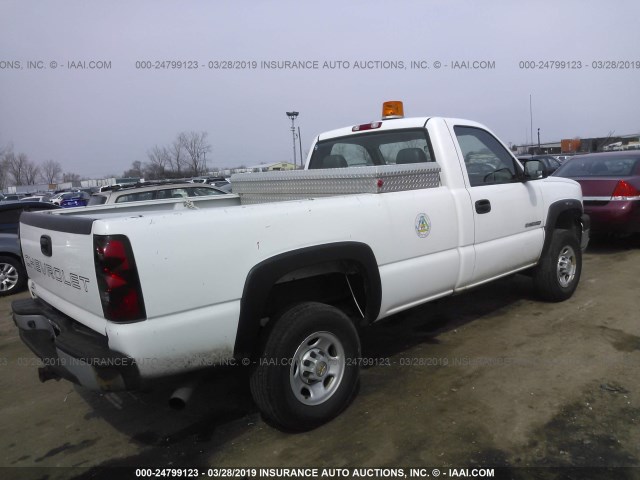 1GCHC24U84E322221 - 2004 CHEVROLET SILVERADO C2500 HEAVY DUTY WHITE photo 4